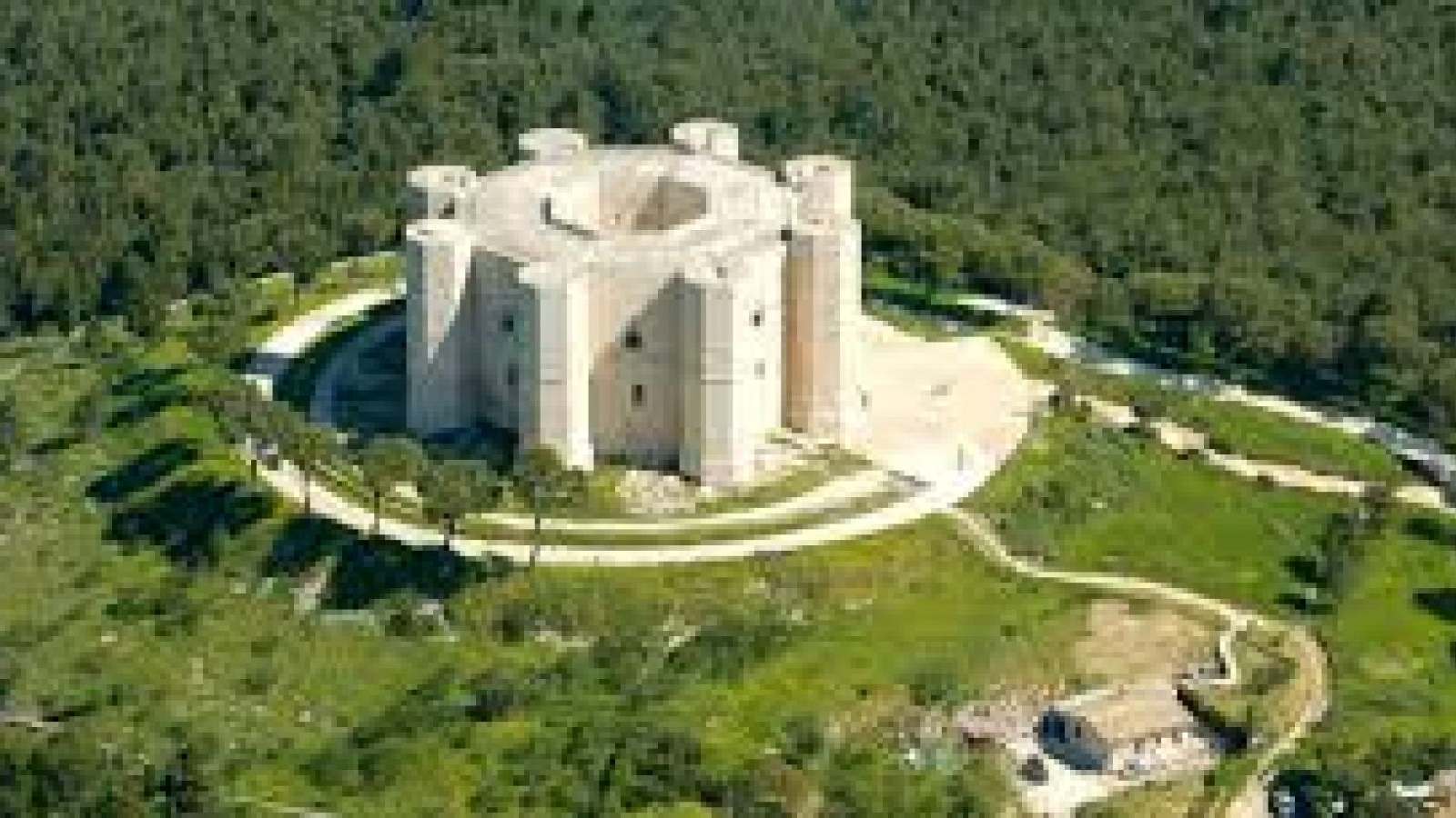 IL MITO DI CASTEL DEL MONTE